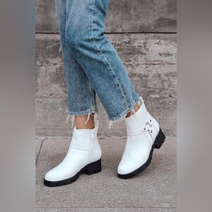 Lulus Rachael White Ankle Boots Size 7